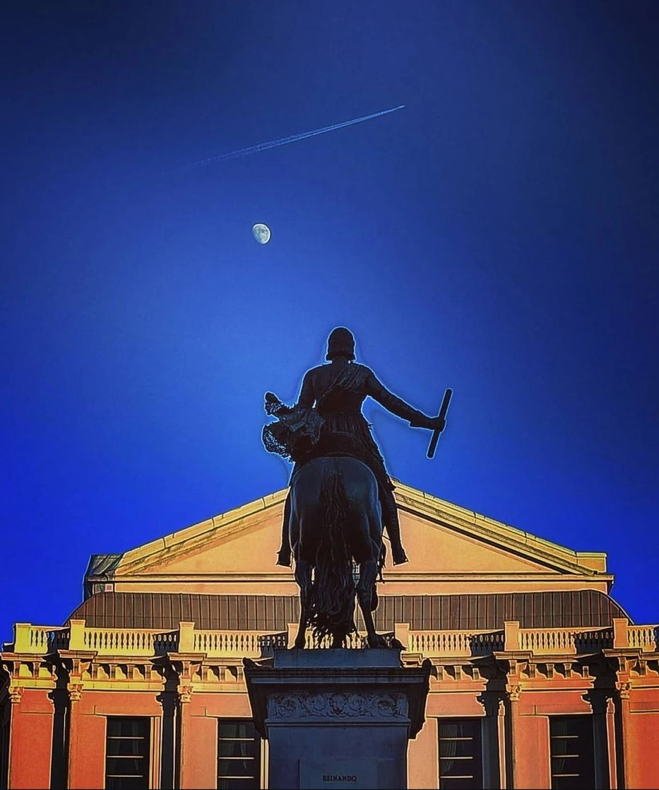 Hit Madrid Tours City Statue